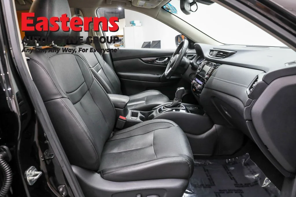 Used 2020 Black Nissan SL image 27