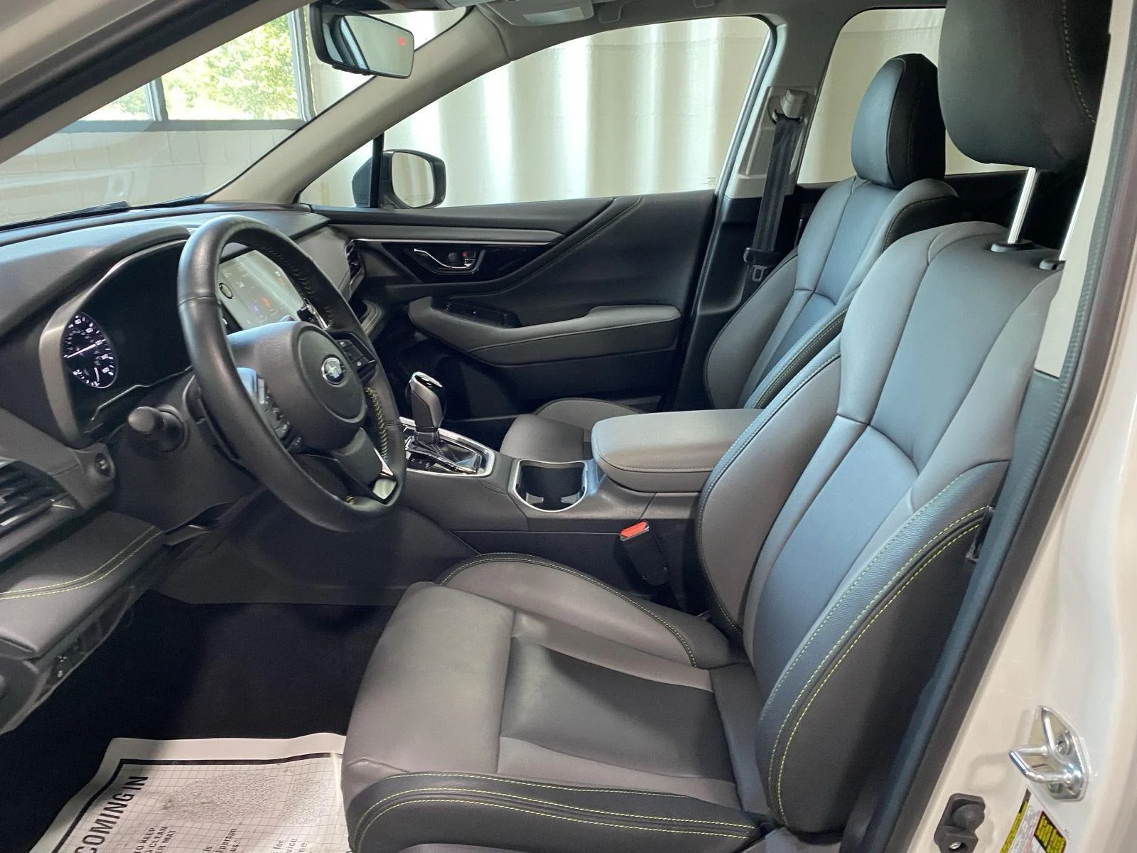 Used 2025 Crystal White Pearl Subaru Onyx Edition image 4