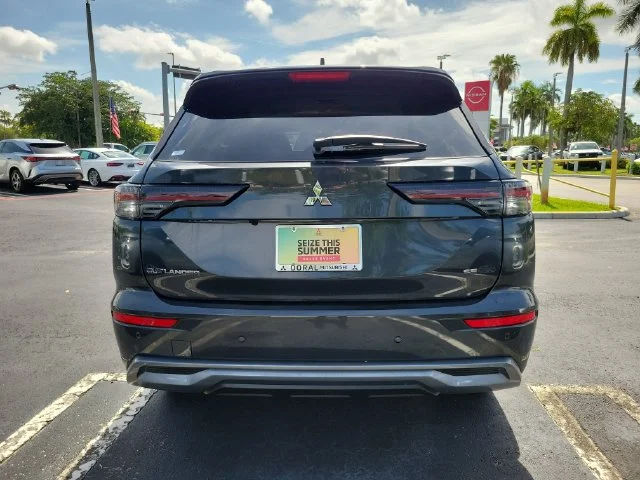 Used 2026 Gray Mitsubishi SE image 5