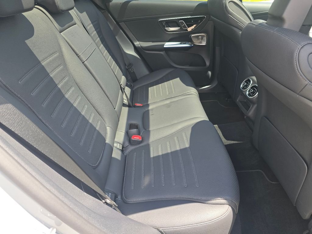 Used 2026 Alpine Grey Mercedes-Benz GLC 300 image 22