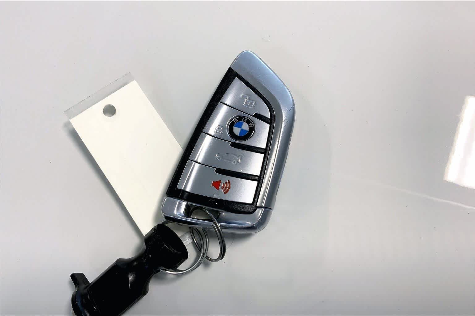 Used 2021 Alpine White BMW Competition image 14