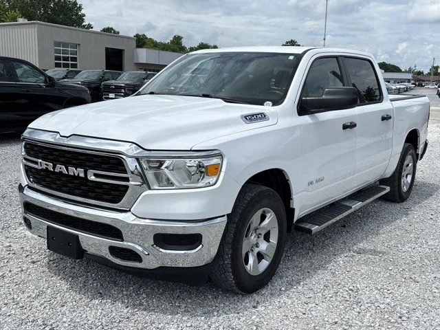 Used 2023 White Ram Big Horn/Lone Star image 9