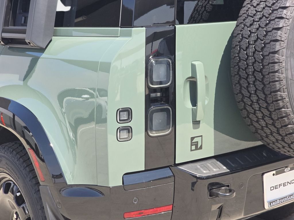 New 2026 Keswick Green Land Rover Trophy Edition Keswick image 35