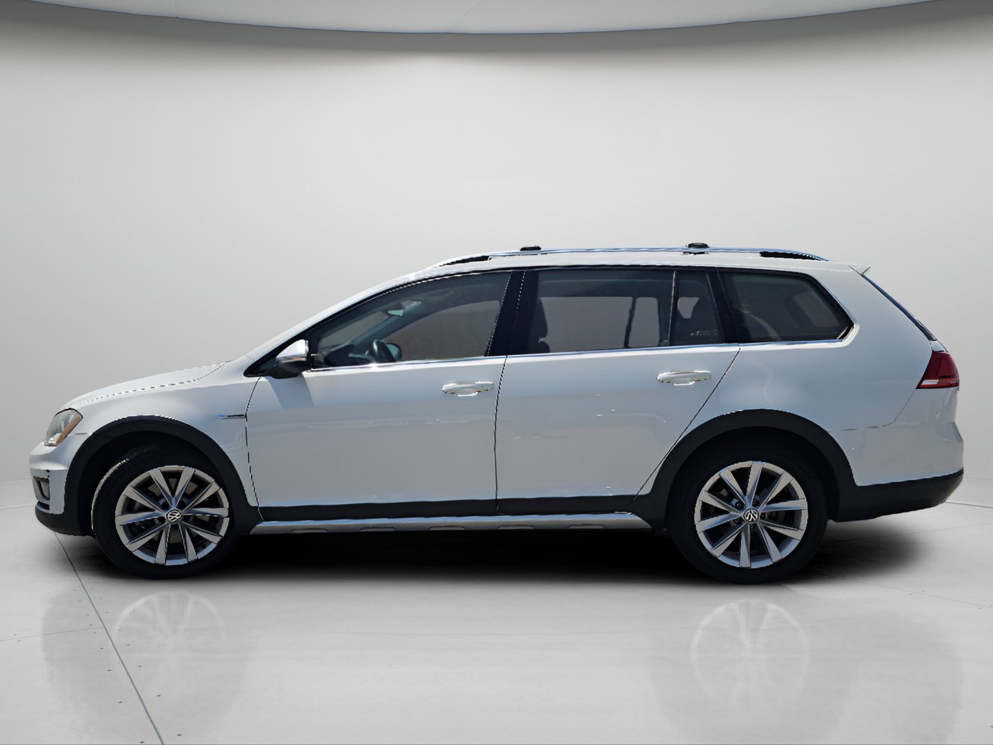 Used 2017 White Volkswagen TSI S image 21