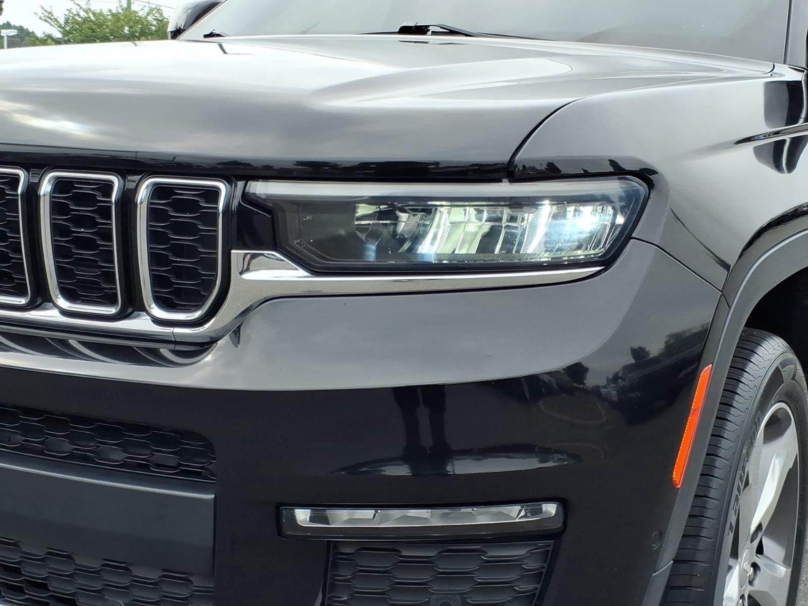 Used 2021 Diamond Black Crystal Pearlcoat Jeep Limited image 16