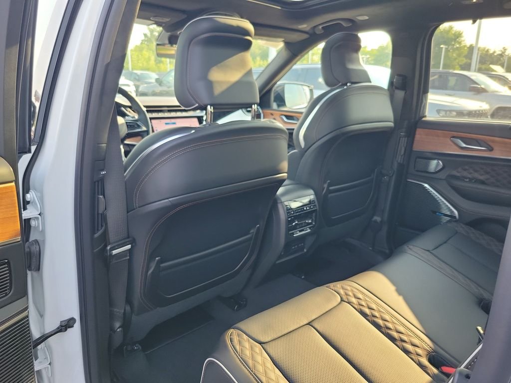 New 2026 Bright White Clear-Coat Exterior Paint Jeep Summit image 12