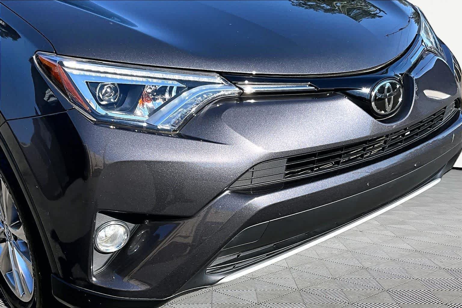 Certified Used 2018 Magnetic Gray Metallic Toyota Limited image 30