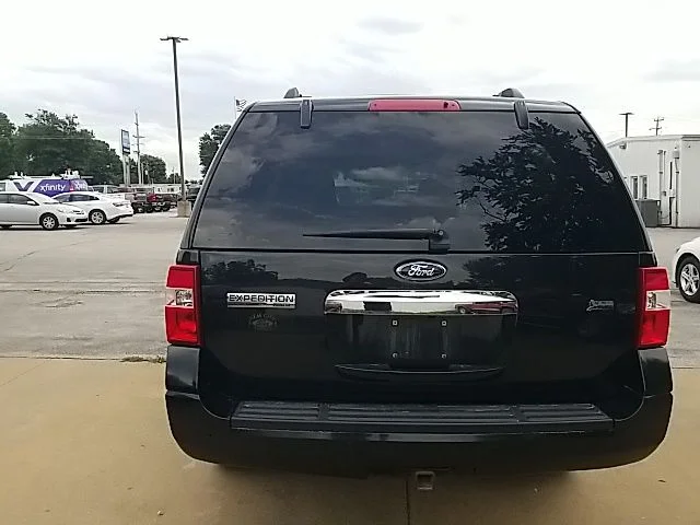 Used 2013 Black Ford Limited image 27