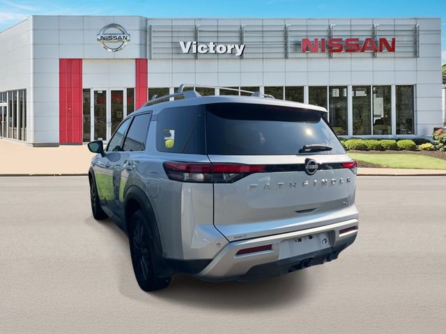 Used 2022 Silver Nissan SL image 4