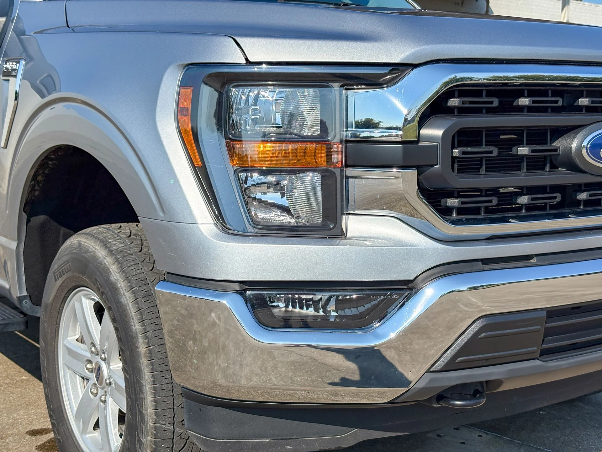 Used 2023 Silver Ford XLT image 3