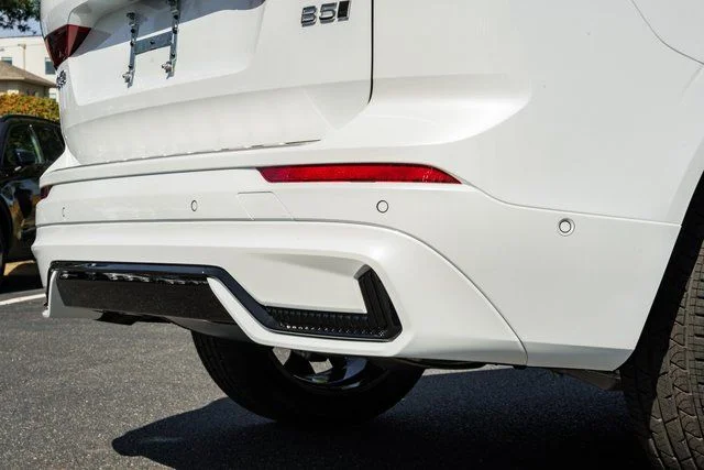 New 2026 Crystal White Volvo Plus image 8
