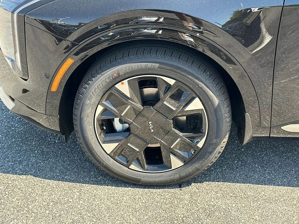 New 2026 Black Kia SX-Prestige image 11