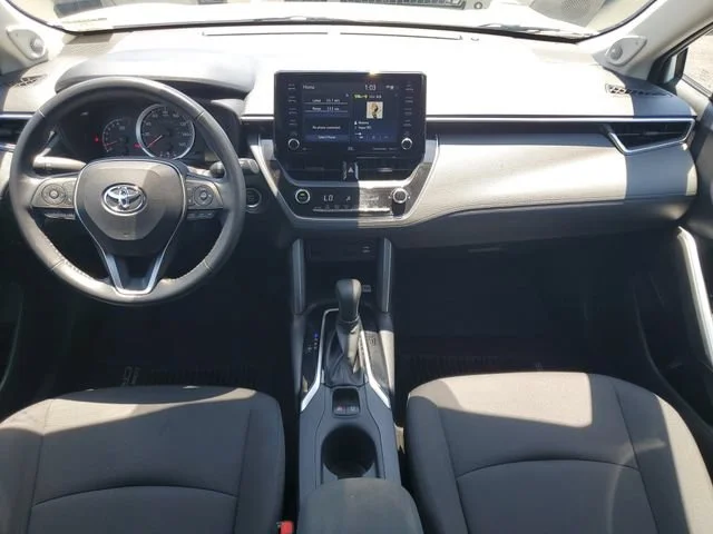 Used 2022 Wind Chill Pearl Toyota LE image 26