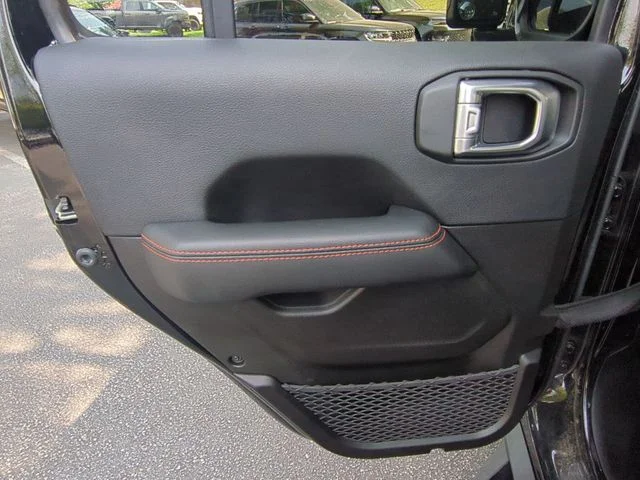 Used 2023 Black Jeep Mojave image 25