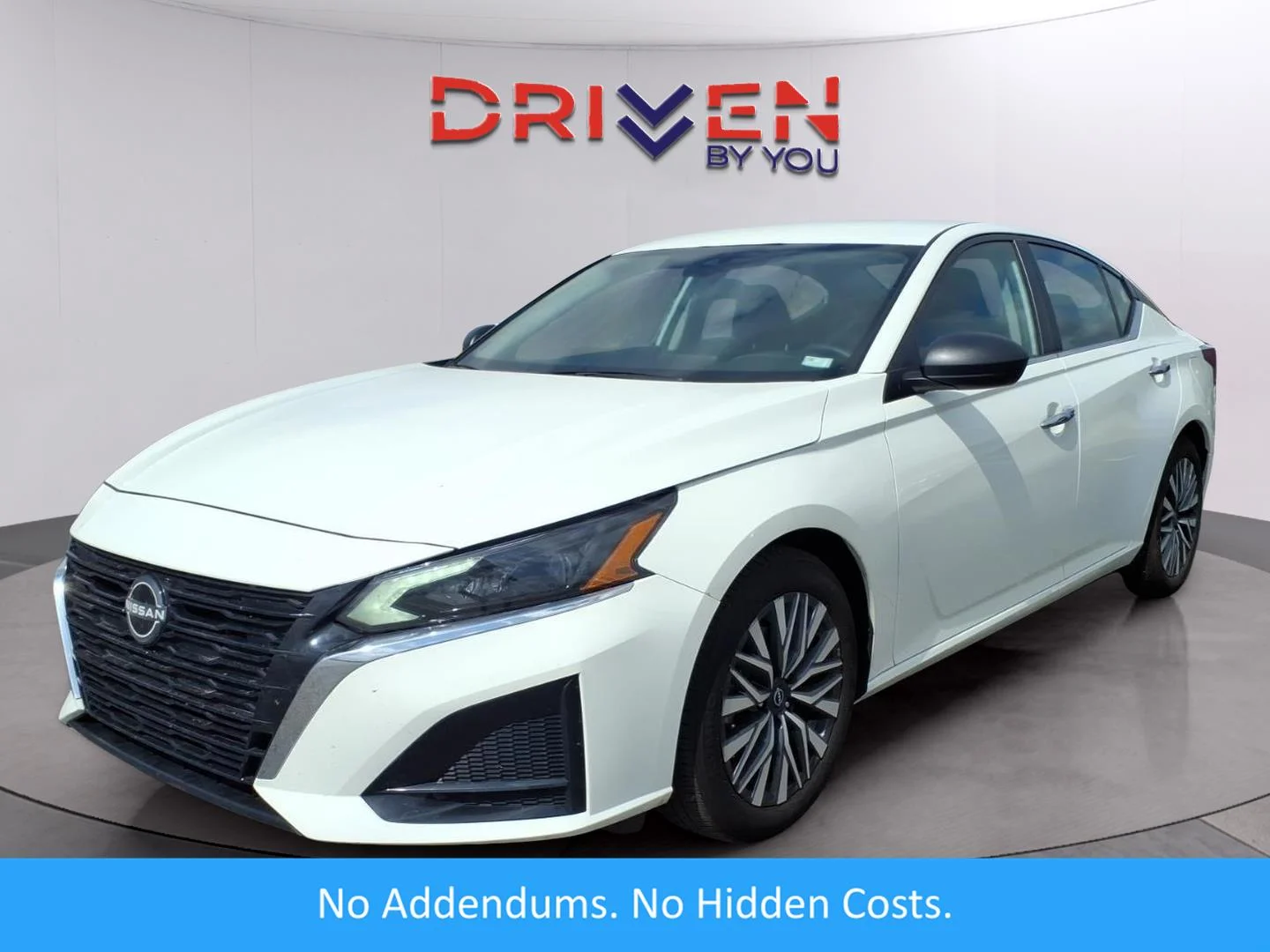 Used 2025 Glacier White Nissan SV image 1