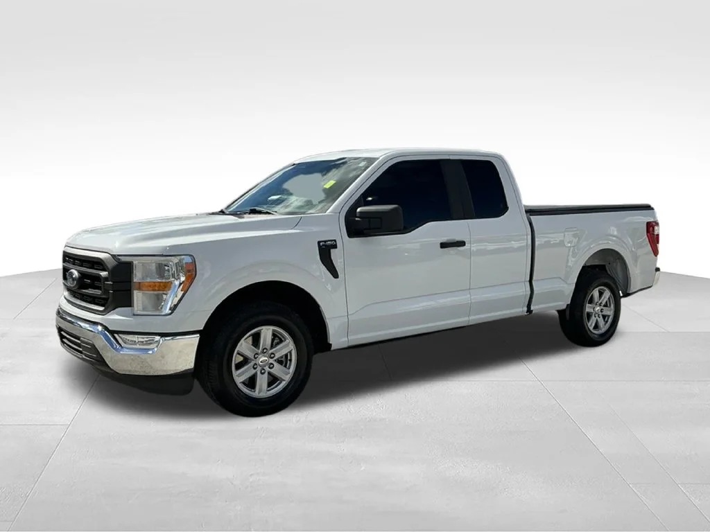 Used 2022 White Ford XL image 2