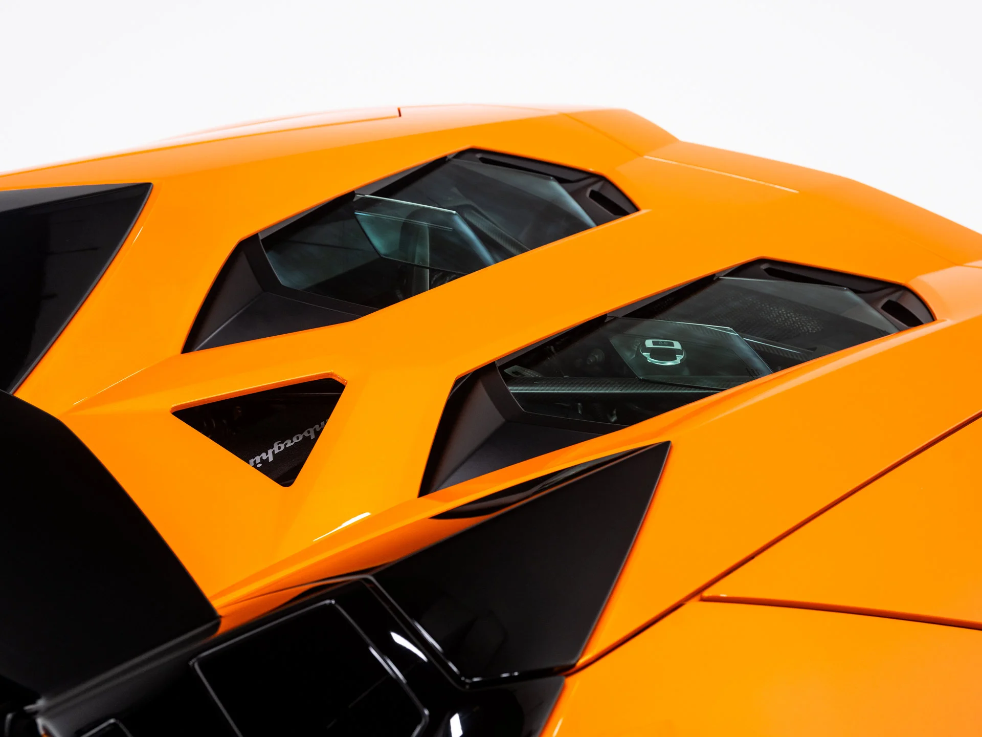 Used 2016 Arancio Atlas Pearl Effect Lamborghini LP700-4 image 22