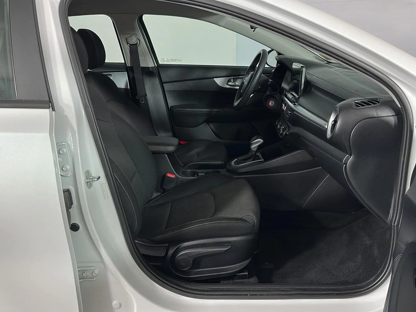 Used 2023 Snow White Pearl Kia LXS image 24