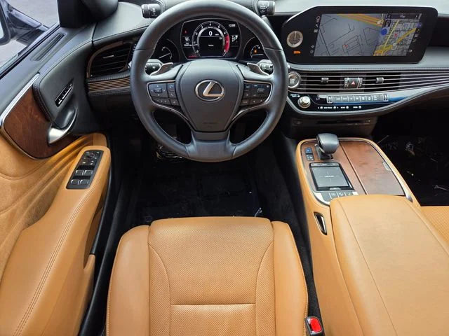 Used 2022 White Lexus 500 Base image 11