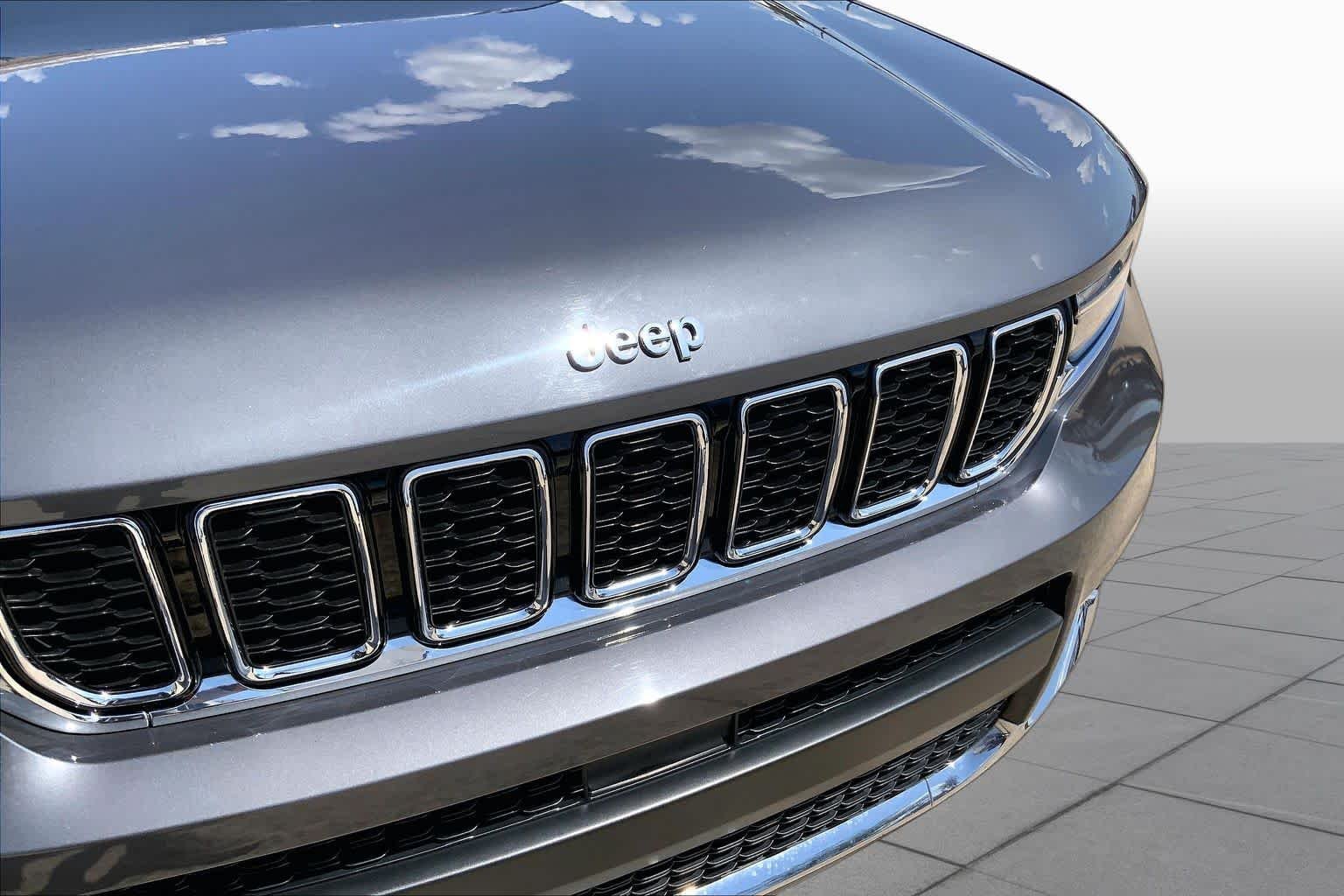 Used 2021 Baltic Gray Metallic Clearcoat Jeep Limited image 30