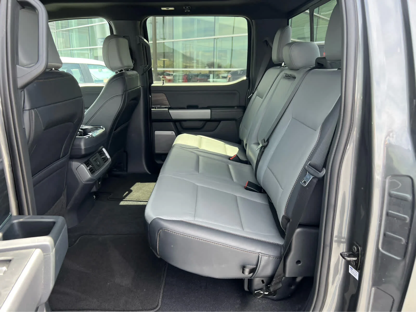 Used 2025 Light Blue Clearcoat Metallic Ford LARIAT image 28
