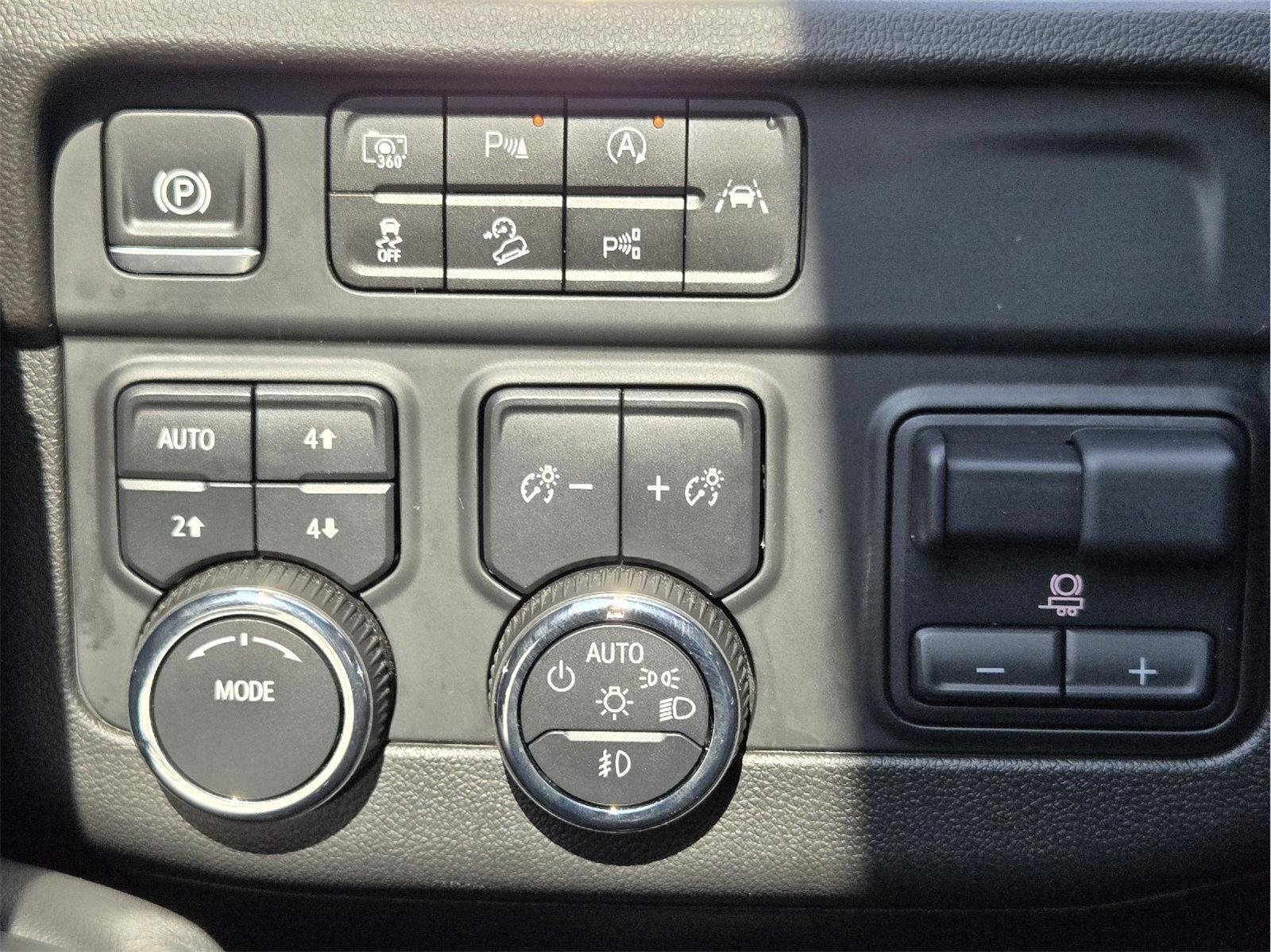 Used 2025 Sterling Gray Metallic Chevrolet Z71 image 20
