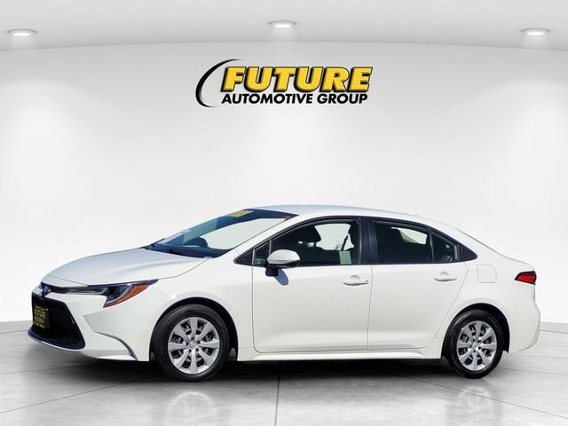 Used 2022 White Toyota LE image 5