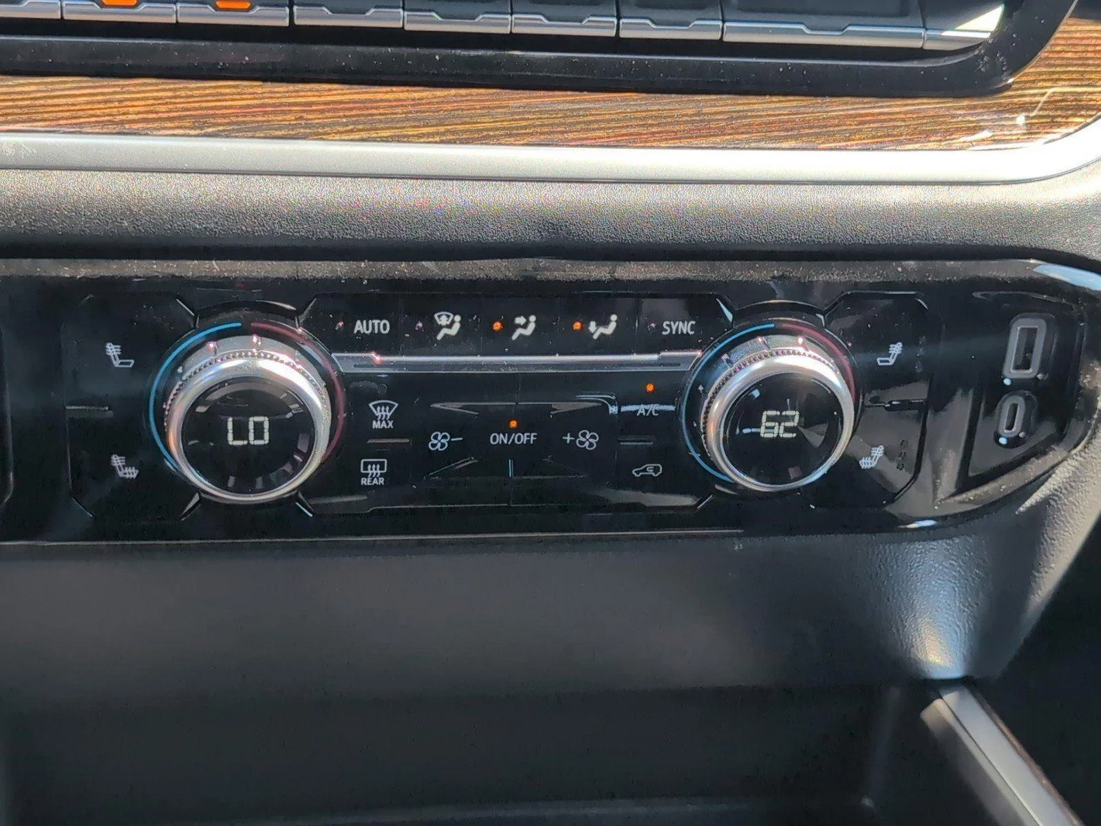 New 2026 Sterling Metallic GMC Elevation image 9
