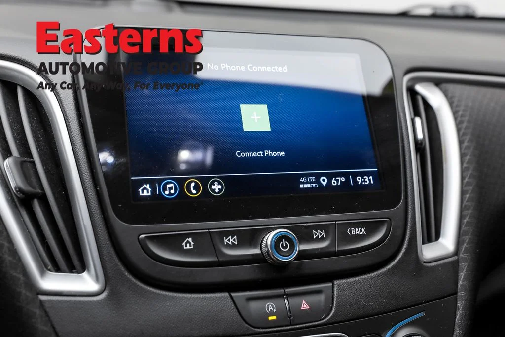 Used 2022 Black Chevrolet RS image 19