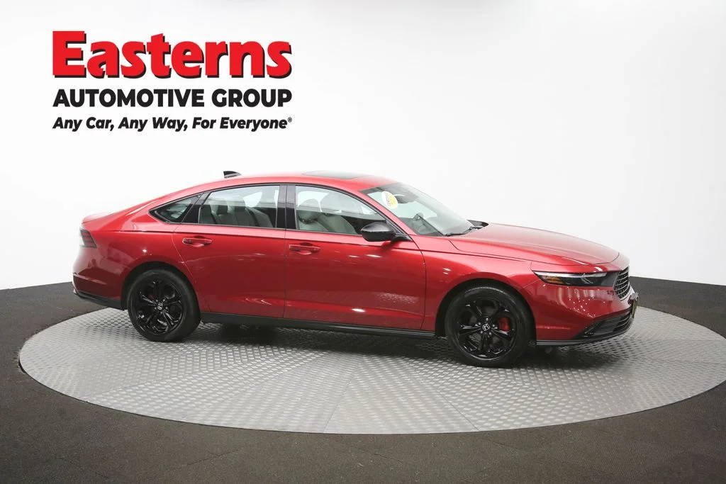 Used 2025 Red Honda SE image 46