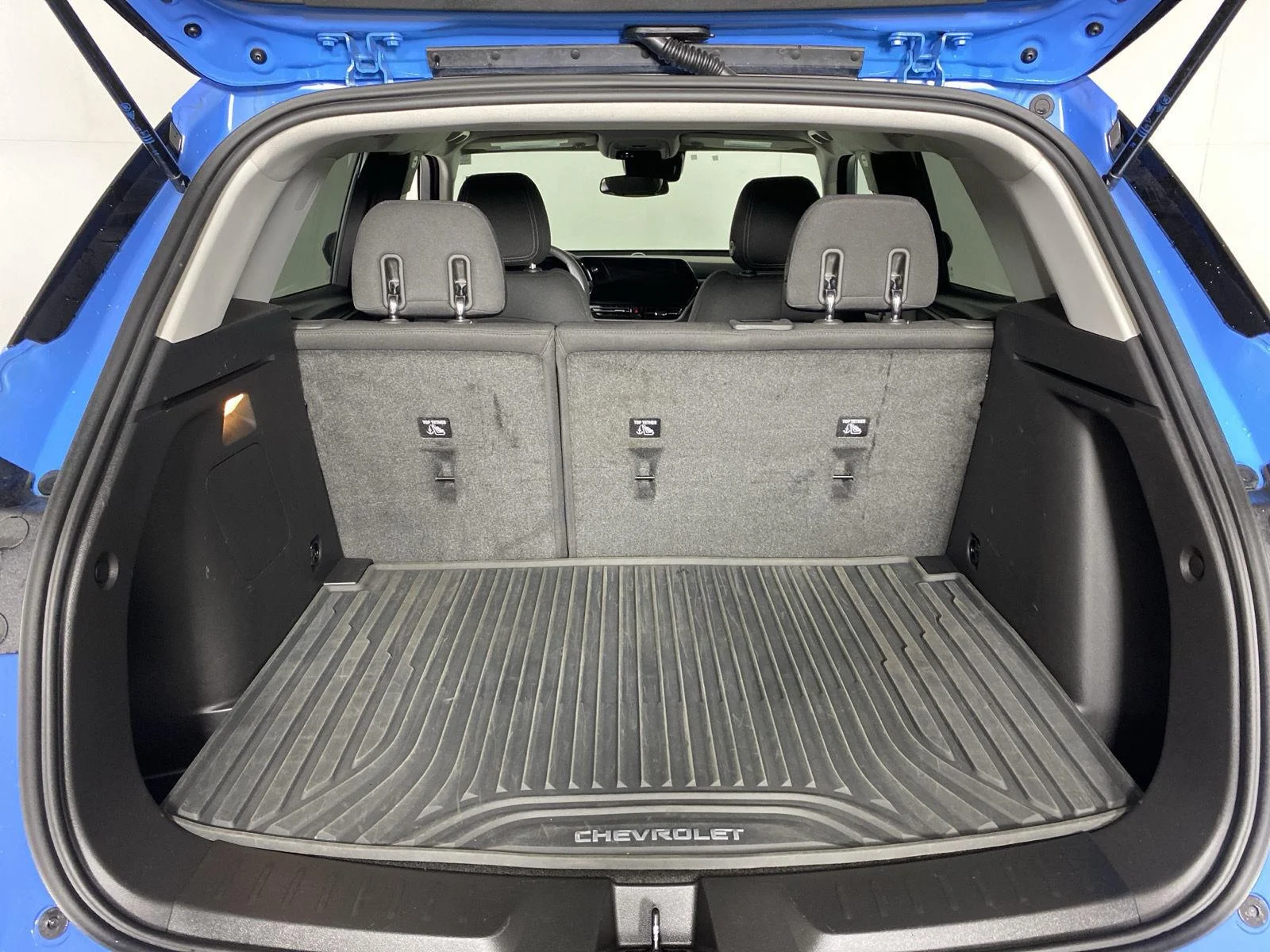 Used 2024 Fountain Blue Chevrolet LT image 22