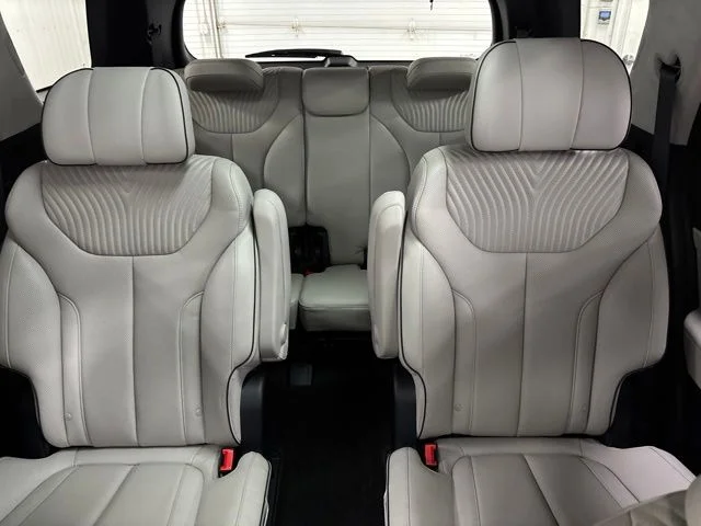 Used 2023 Black Hyundai Calligraphy image 33