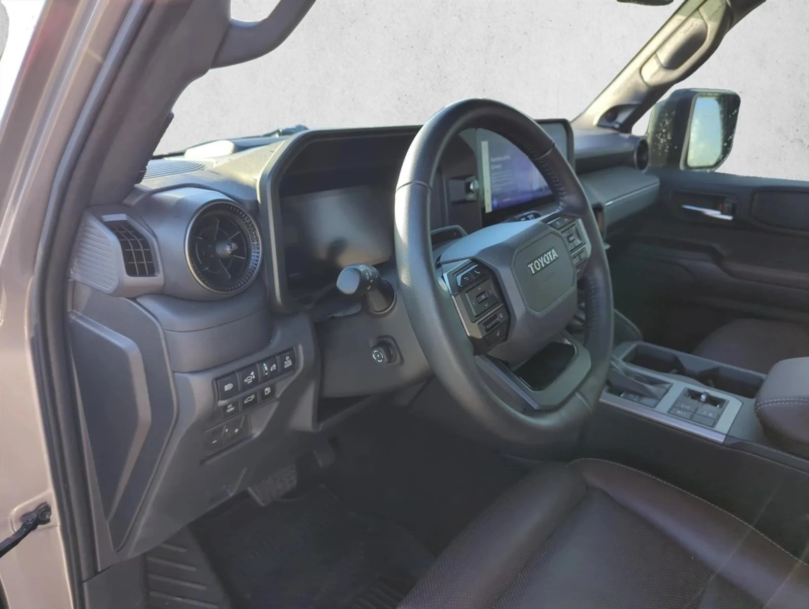 Used 2025 Meteor Shower Toyota  image 13