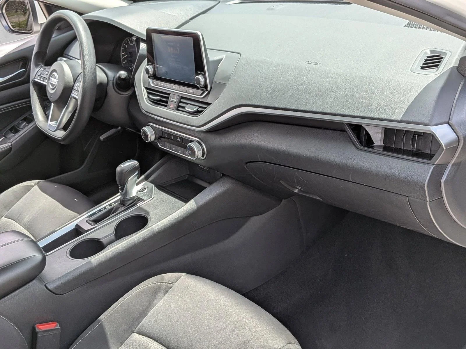 Used 2020 Glacier White Nissan 2.5 S image 20