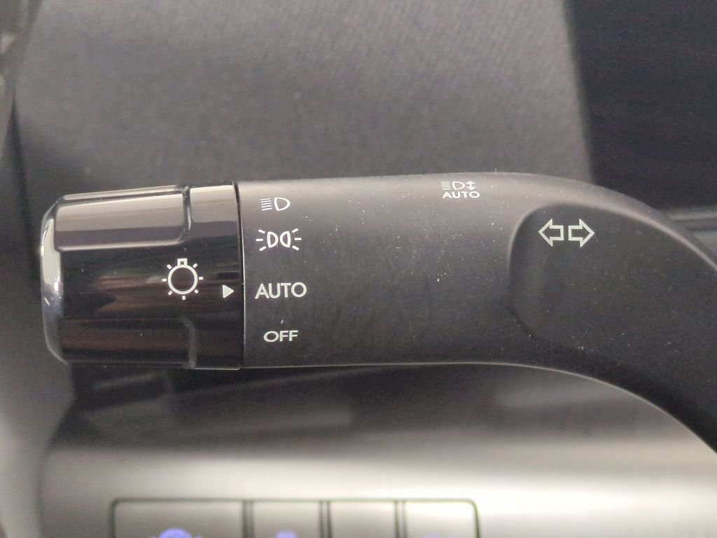 2025 Hyundai Kona SEL - Photo 28