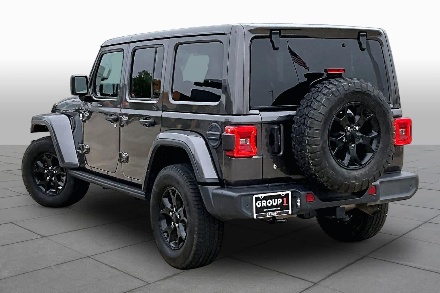 Used 2018 Granite Crystal Metallic Clearcoat Jeep Moab image 8