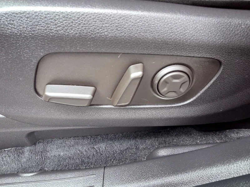 Used 2026 Red Kia EX image 30