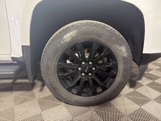 Used 2022 Summit White GMC Elevation image 38