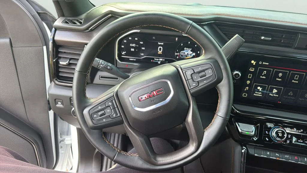Used 2024 White GMC AT4 image 10