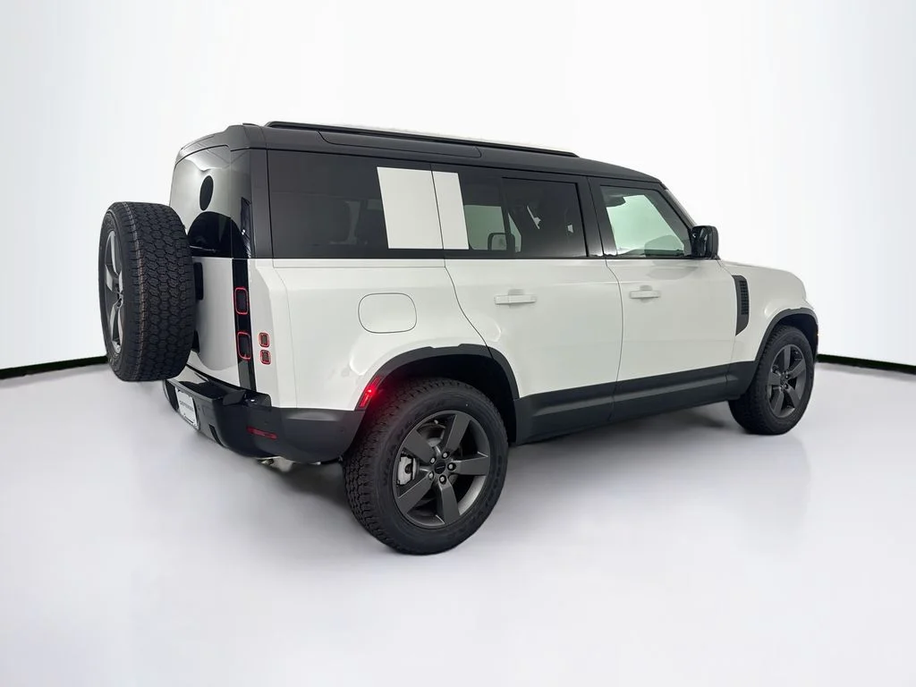 New 2026 Fuji White Land Rover S image 5
