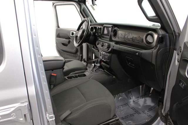 Used 2019 Silver Jeep Unlimited Sport S image 24