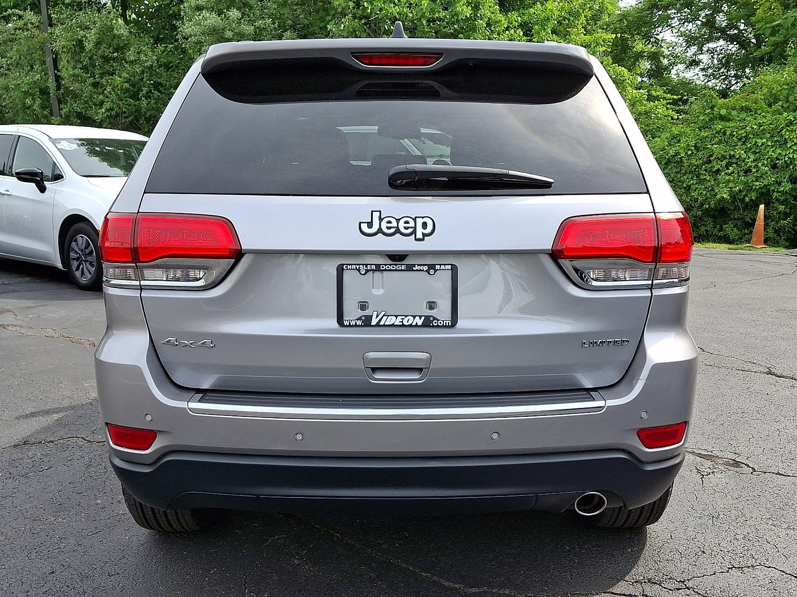 Certified Used 2016 Billet Silver Metallic Clearcoat Jeep Limited image 5