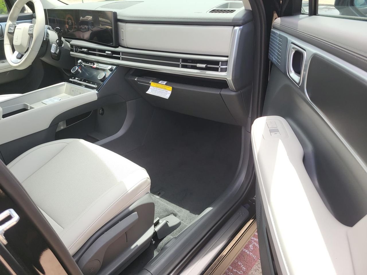 New 2026 Phantom Black Hyundai SEL FWD image 8