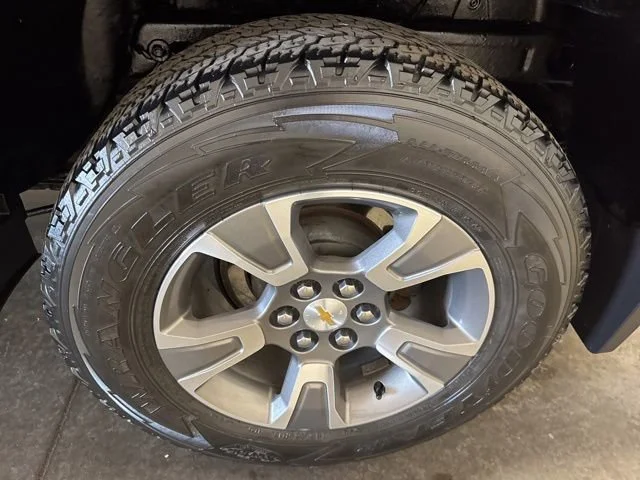 Used 2016 RED HOT Chevrolet 4WD Z71 image 9