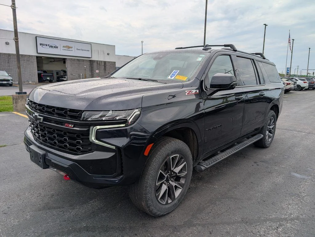 Used 2024 Midnight Blue Metallic Chevrolet Z71 image 5