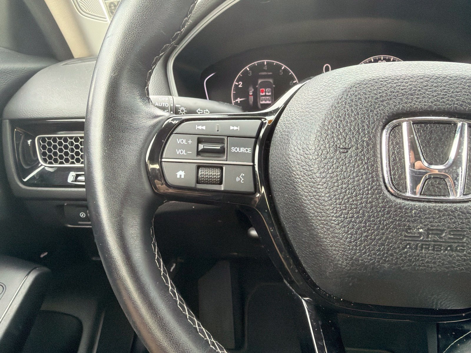Used 2024 Sonic Gray Pearl Honda EX image 44