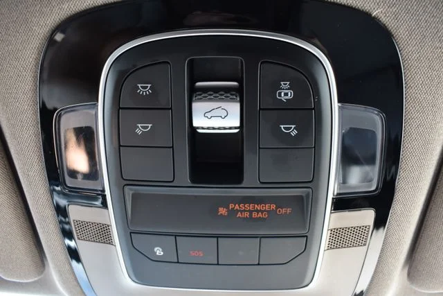 Used 2021 Black Hyundai Limited image 37