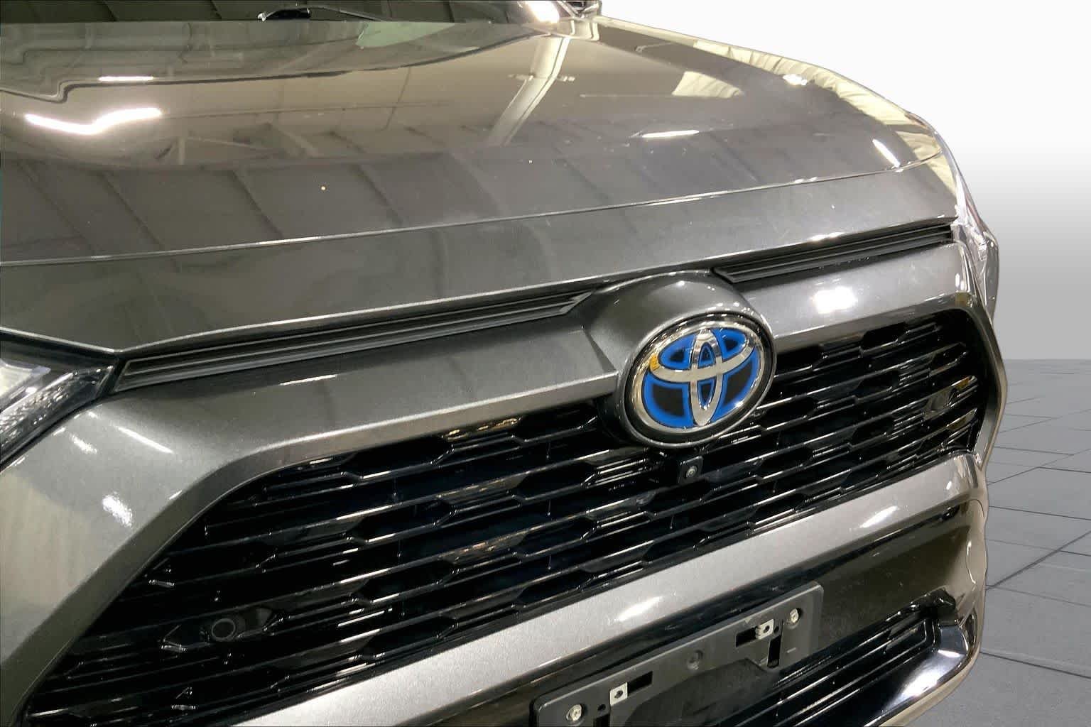 Used 2023 Magnetic Gray Metallic/Midnight Black Metallic Toyota Hybrid XSE image 59