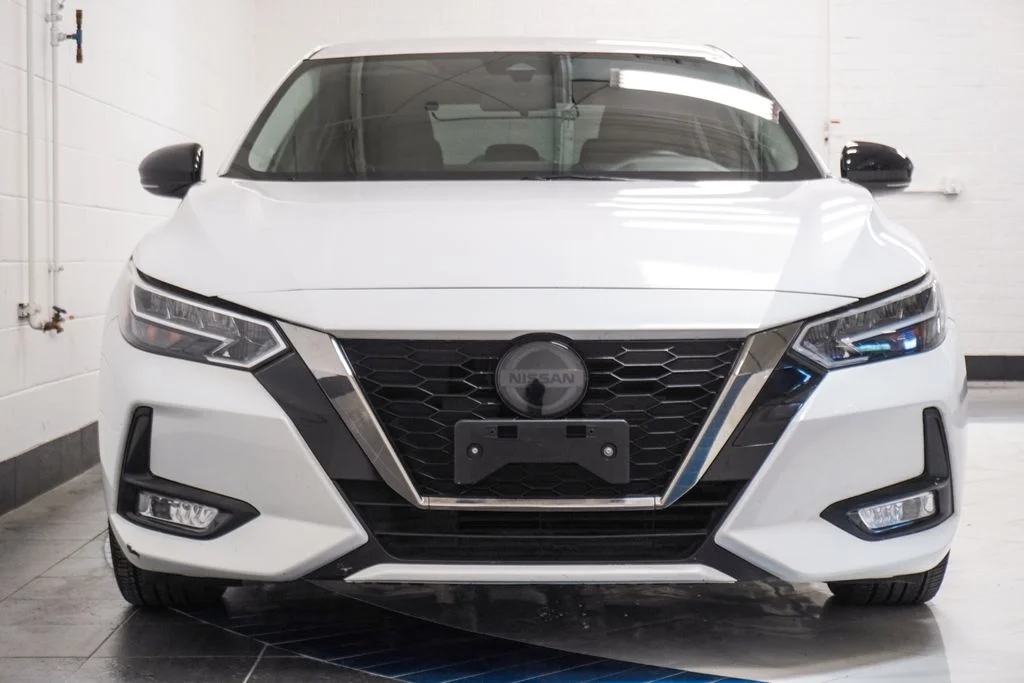 Used 2022 White Nissan SR image 30