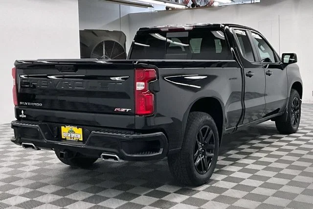 Used 2025 Black Chevrolet RST image 13